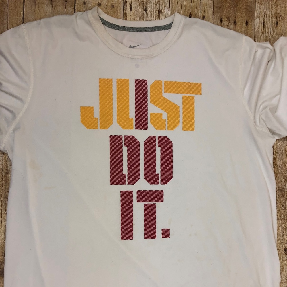 NIKE DRI-FIT Men’s Polyester T-Shirt Sport